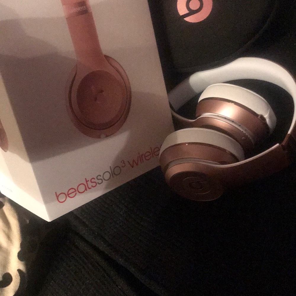 Beatssolo3 wireless **BRAND NEW**